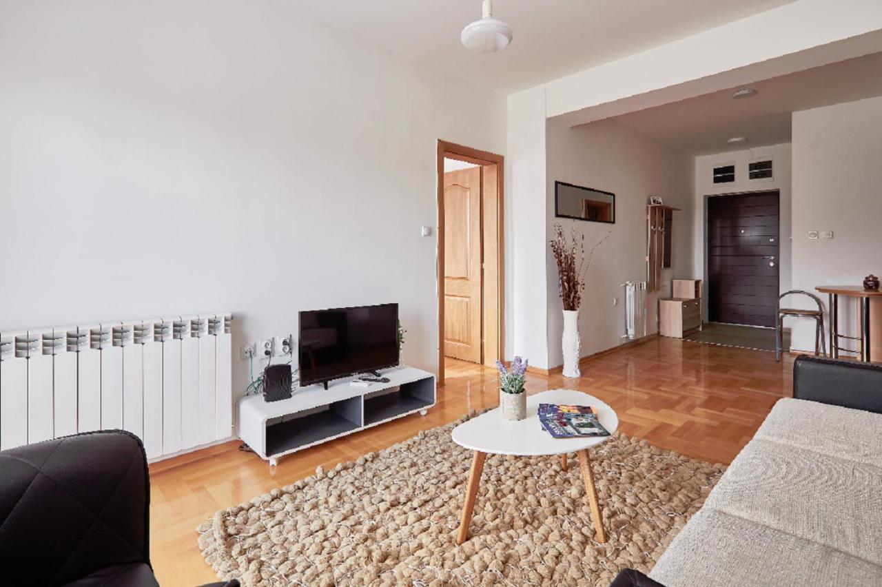 Smart Apartments Skopje Bagian luar foto