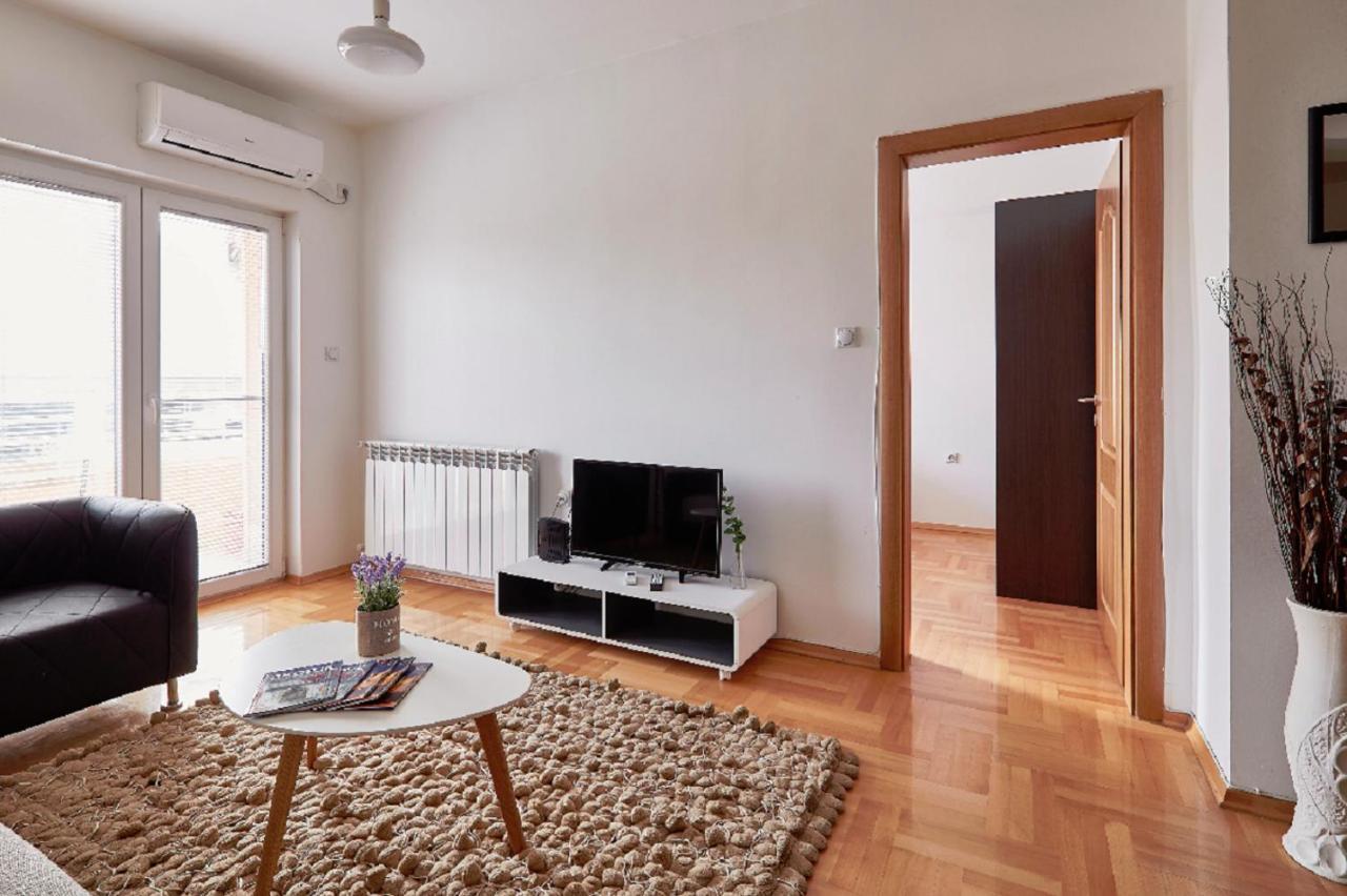 Smart Apartments Skopje Bagian luar foto
